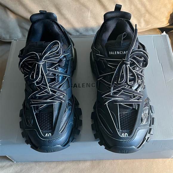 Balenciaga track sneaker  LED Black men size 41 which is a Us 8 like new - Picture 1 of 9
